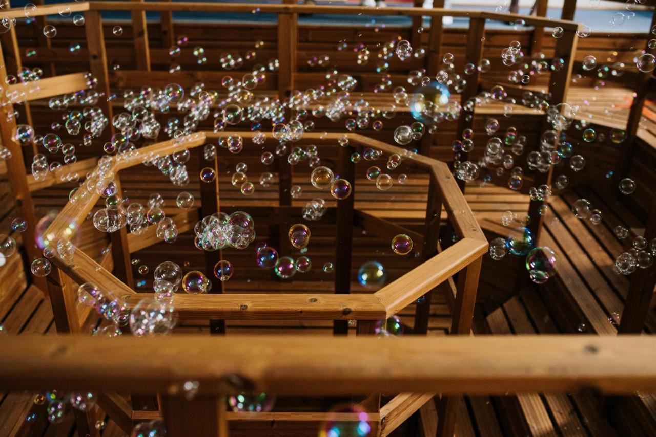 Отель Complex Balnear Cerbul Ковасна Экстерьер фото