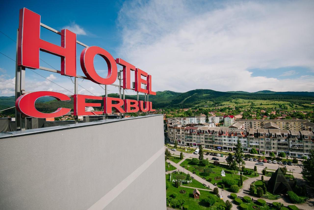 Отель Complex Balnear Cerbul Ковасна Экстерьер фото